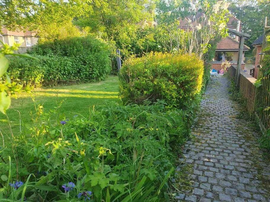 Nature Charm & Fruit Delights, Multi-Generation Celebratory Home -Try, Relax, Repeat - Sellindge Ashford  Exterior photo
