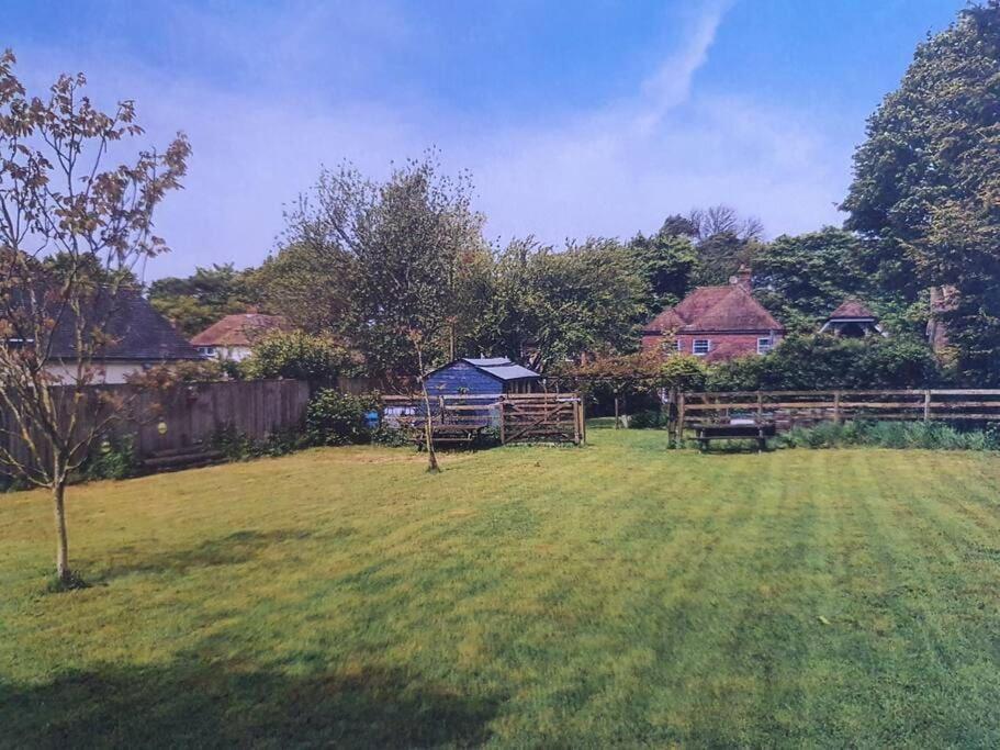 Nature Charm & Fruit Delights, Multi-Generation Celebratory Home -Try, Relax, Repeat - Sellindge Ashford  Exterior photo
