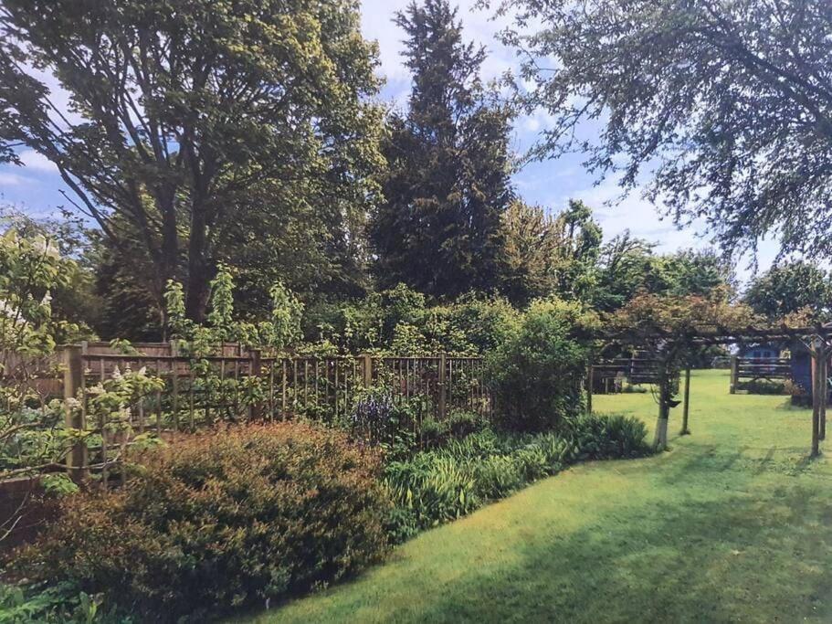 Nature Charm & Fruit Delights, Multi-Generation Celebratory Home -Try, Relax, Repeat - Sellindge Ashford  Exterior photo